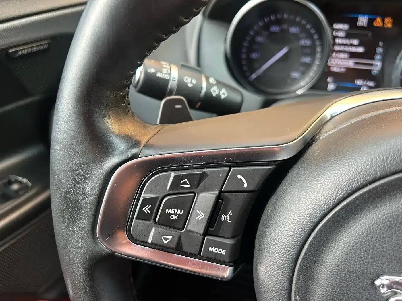 Jaguar XE 2015 2.0T 240PS R-Sport — миниатюра 26