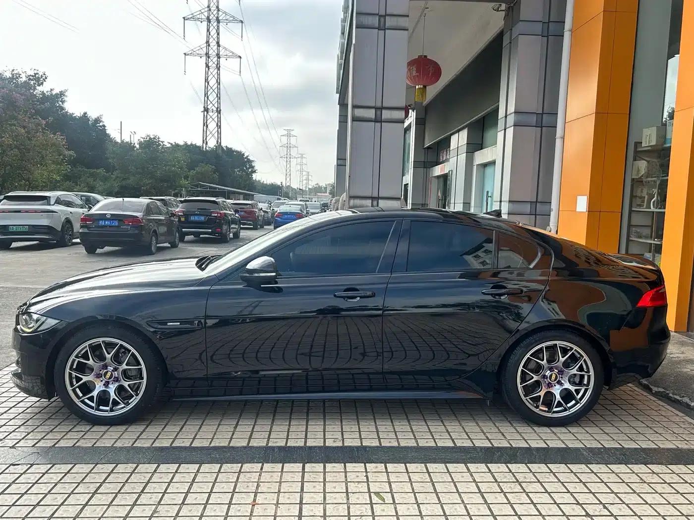 Jaguar XE 2015 2.0T 240PS R-Sport — миниатюра 9