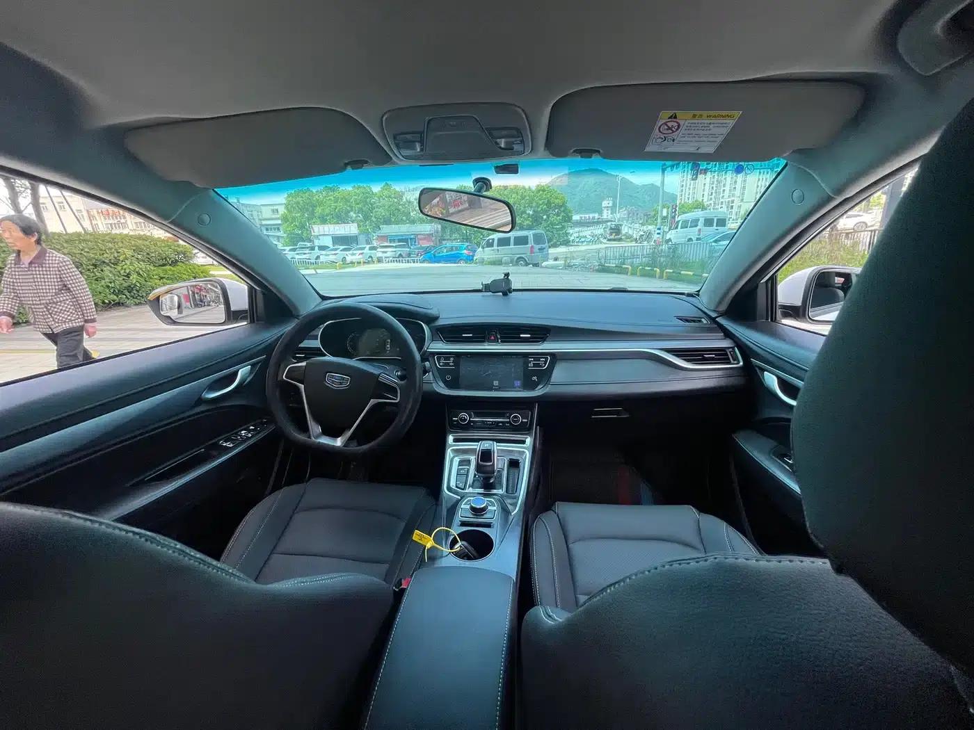 Geely Emgrand EV450 Progressive (2018 Model) — миниатюра 12