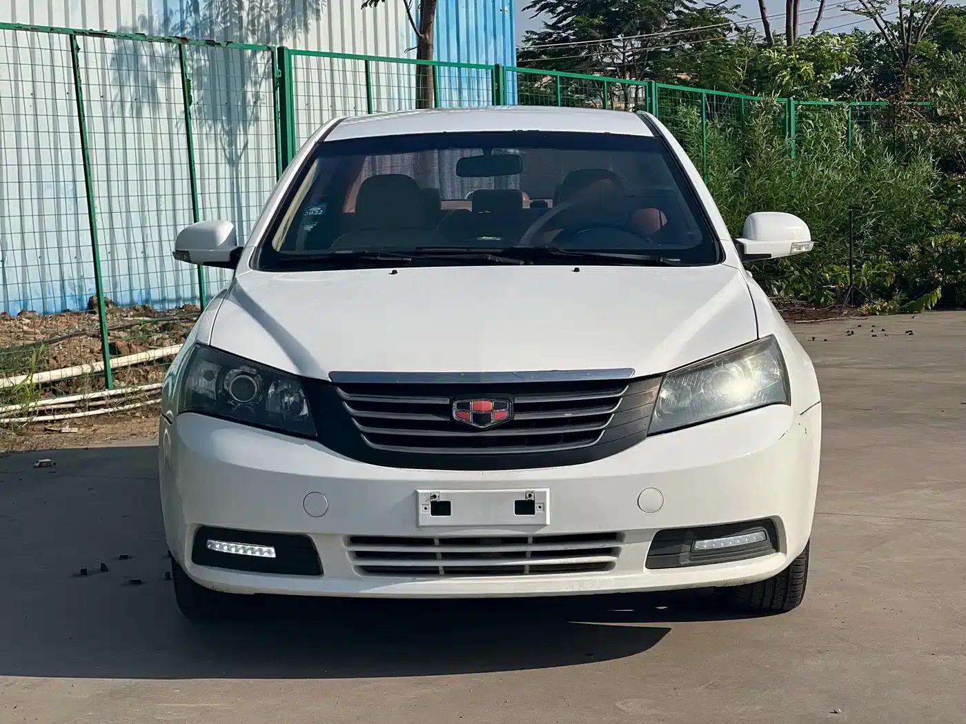 Geely Emgrand Classic 2013 Sedan 1.5L Manual Elite — миниатюра 2