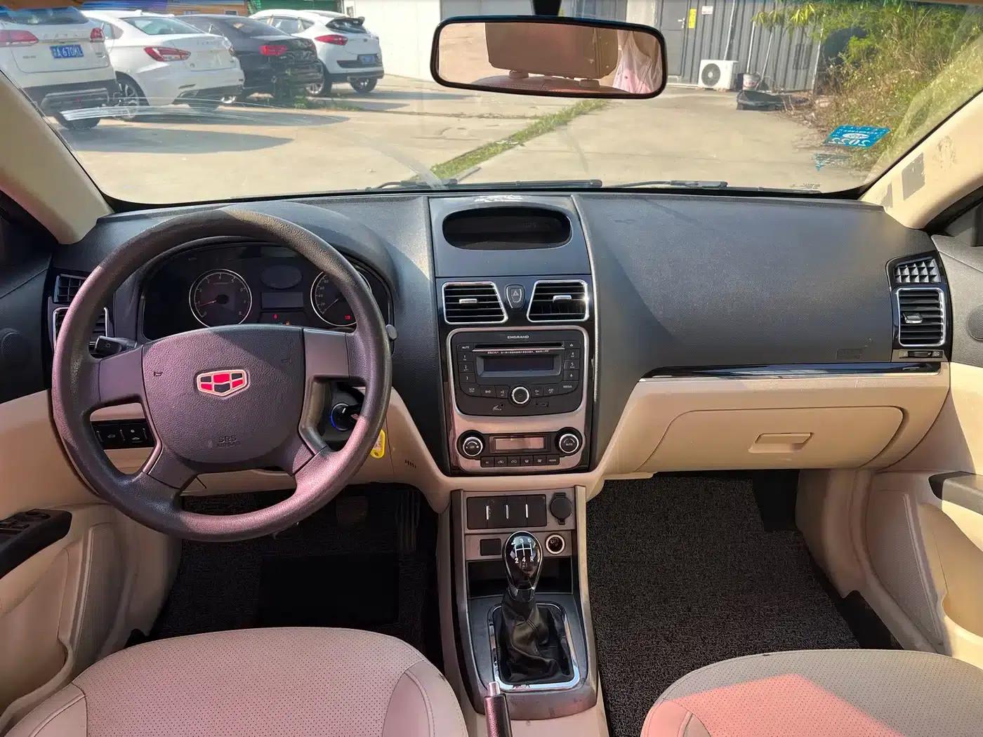 Geely Emgrand Classic 2013 Sedan 1.5L Manual Elite — миниатюра 5