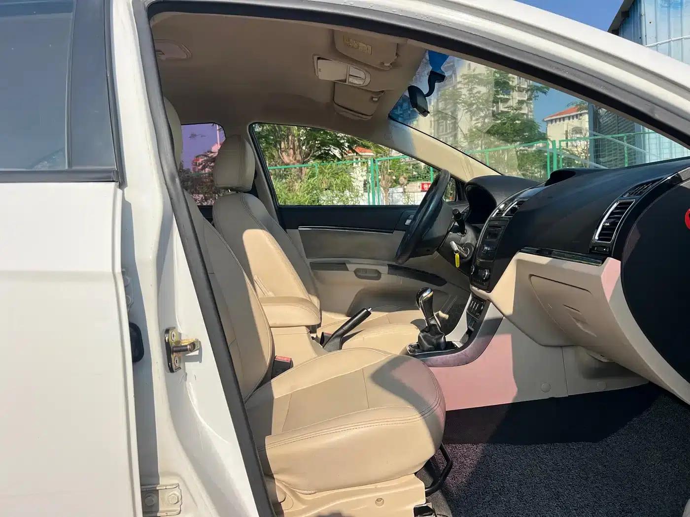 Geely Emgrand Classic 2013 Sedan 1.5L Manual Elite — миниатюра 7