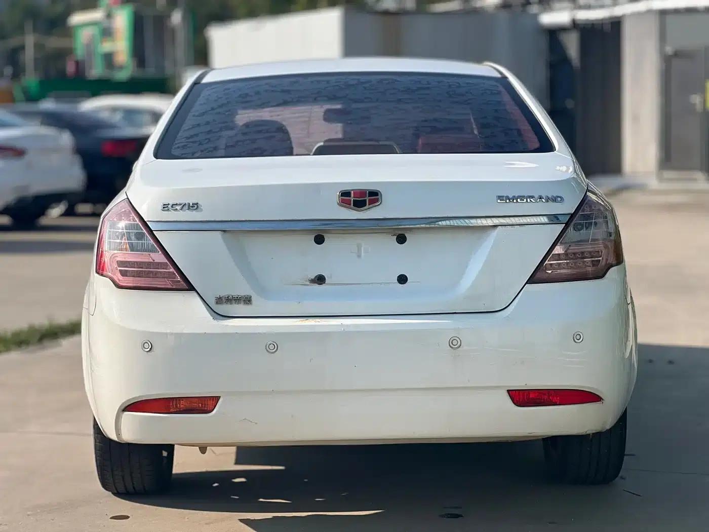 Geely Emgrand Classic 2013 Sedan 1.5L Manual Elite — миниатюра 9