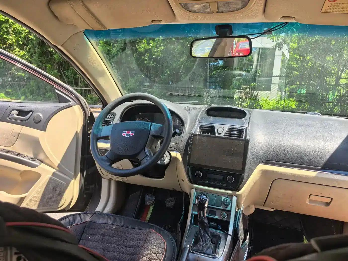 Geely Emgrand Classic 2013 Sedan 1.5L Manual Elite — миниатюра 11
