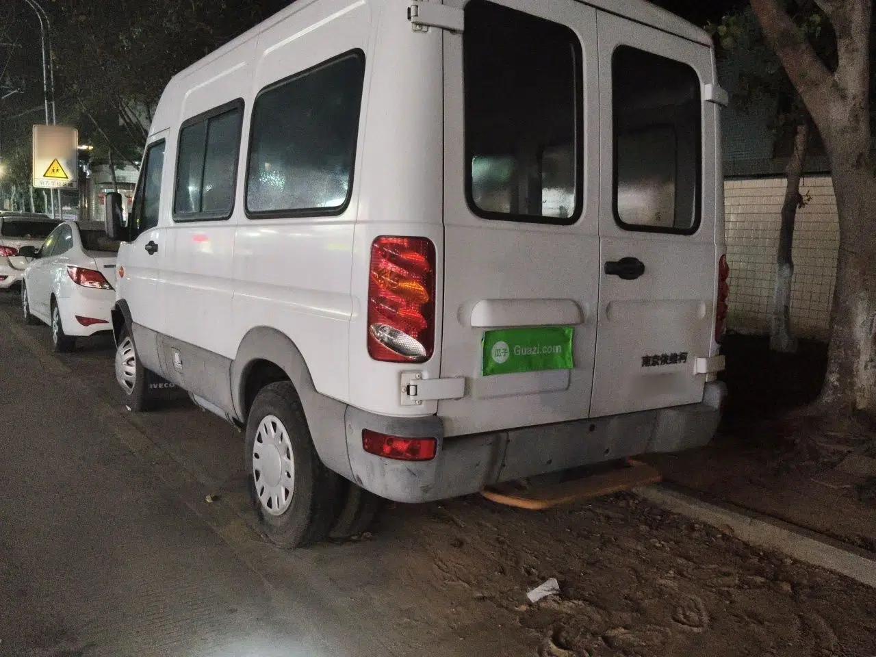 Iveco Power Daily 2012 2.5T-A32 Base Version — миниатюра 4