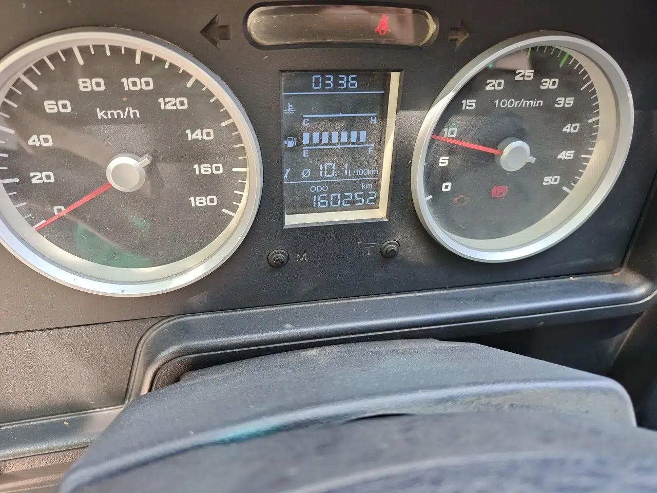 Iveco Daily 2017 2.5T A35 Passenger Van 5-7 Seats Model 47Z5 — миниатюра 13