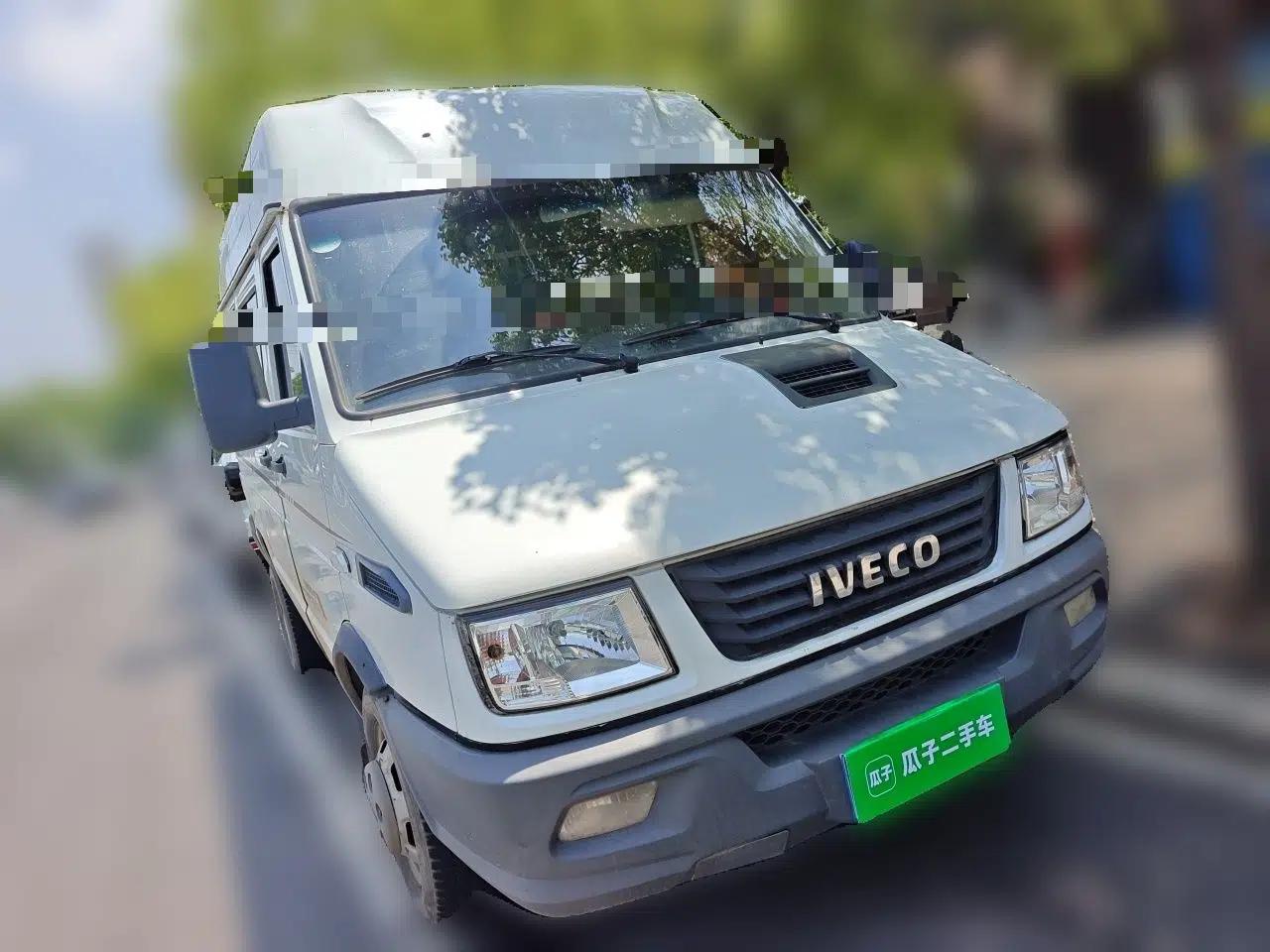 Iveco Daily 2017 2.5T A35 Passenger Van 5-7 Seats Model 47Z5 — миниатюра 3