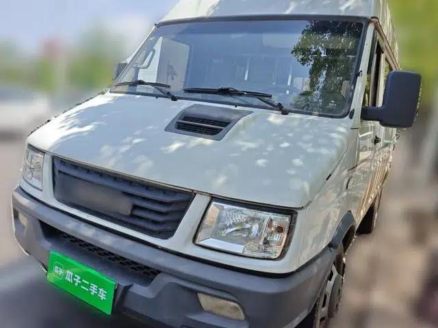 Iveco Daily 2017 2.5T A35 Passenger Van 5-7 Seats Model 47Z5