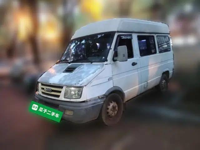 Iveco Daily 2017 2.5T A35 Passenger Van 5-7 Seats Model 47Z5