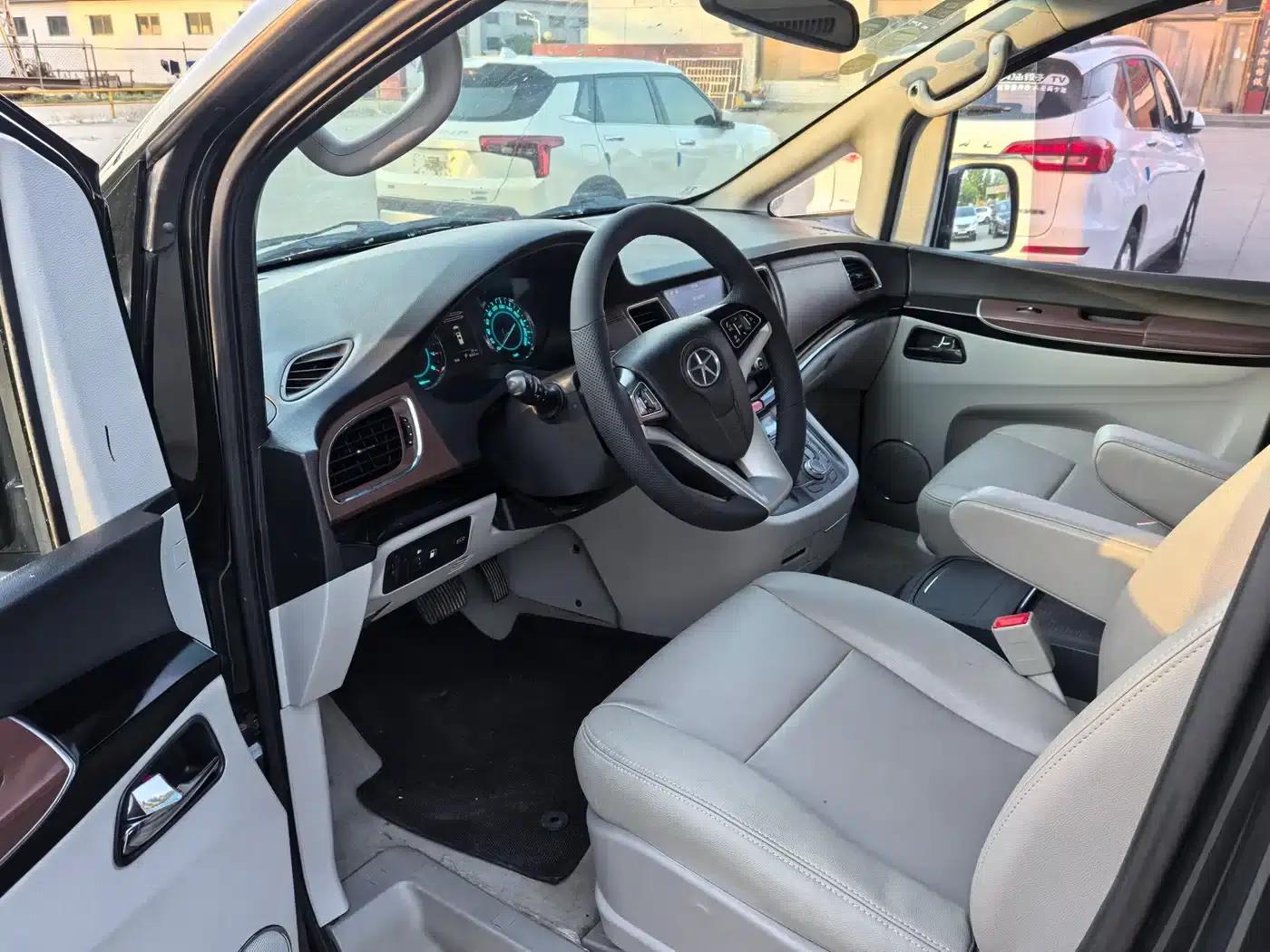 Refine M5 2017 2.0T Gasoline Automatic Premium Edition — миниатюра 9