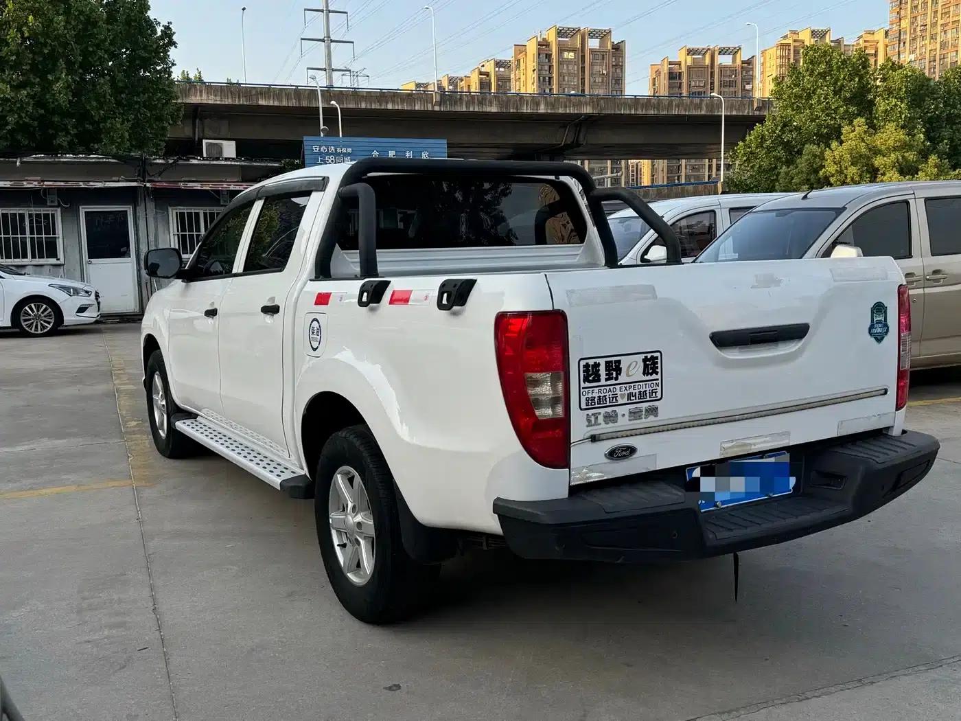 Baodian 2020 2.5T Diesel 2WD Premium Edition Standard Wheelbase JX4D25A6L — миниатюра 3