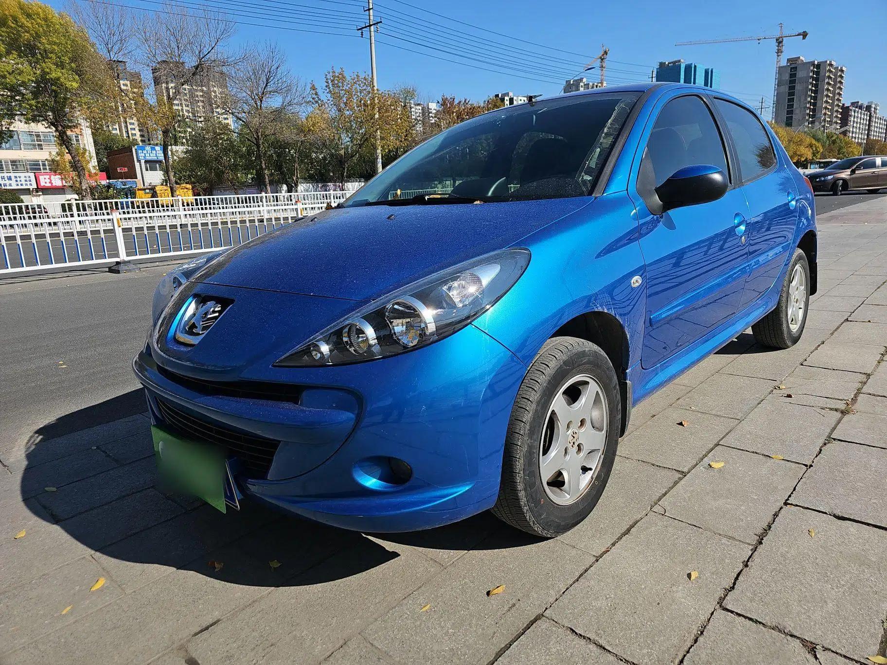 Peugeot 207 2011 Hatchback 1.4L Manual Yule Edition — миниатюра 1