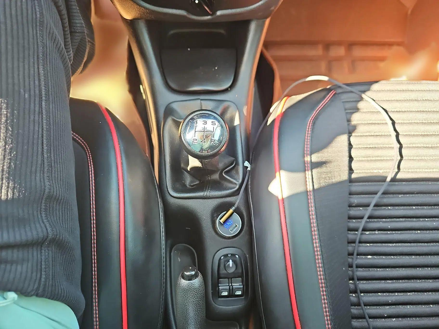 Peugeot 207 2011 Hatchback 1.4L Manual Yule Edition — миниатюра 14