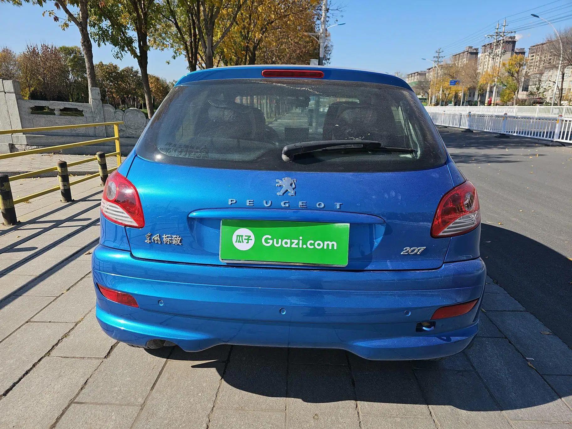 Peugeot 207 2011 Hatchback 1.4L Manual Yule Edition — миниатюра 5