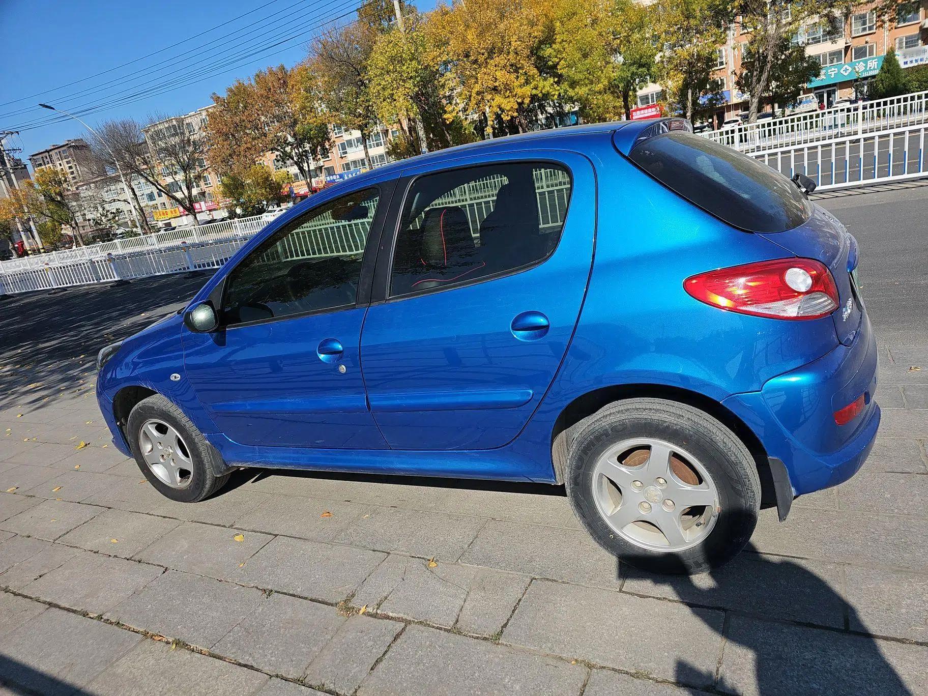 Peugeot 207 2011 Hatchback 1.4L Manual Yule Edition — миниатюра 6