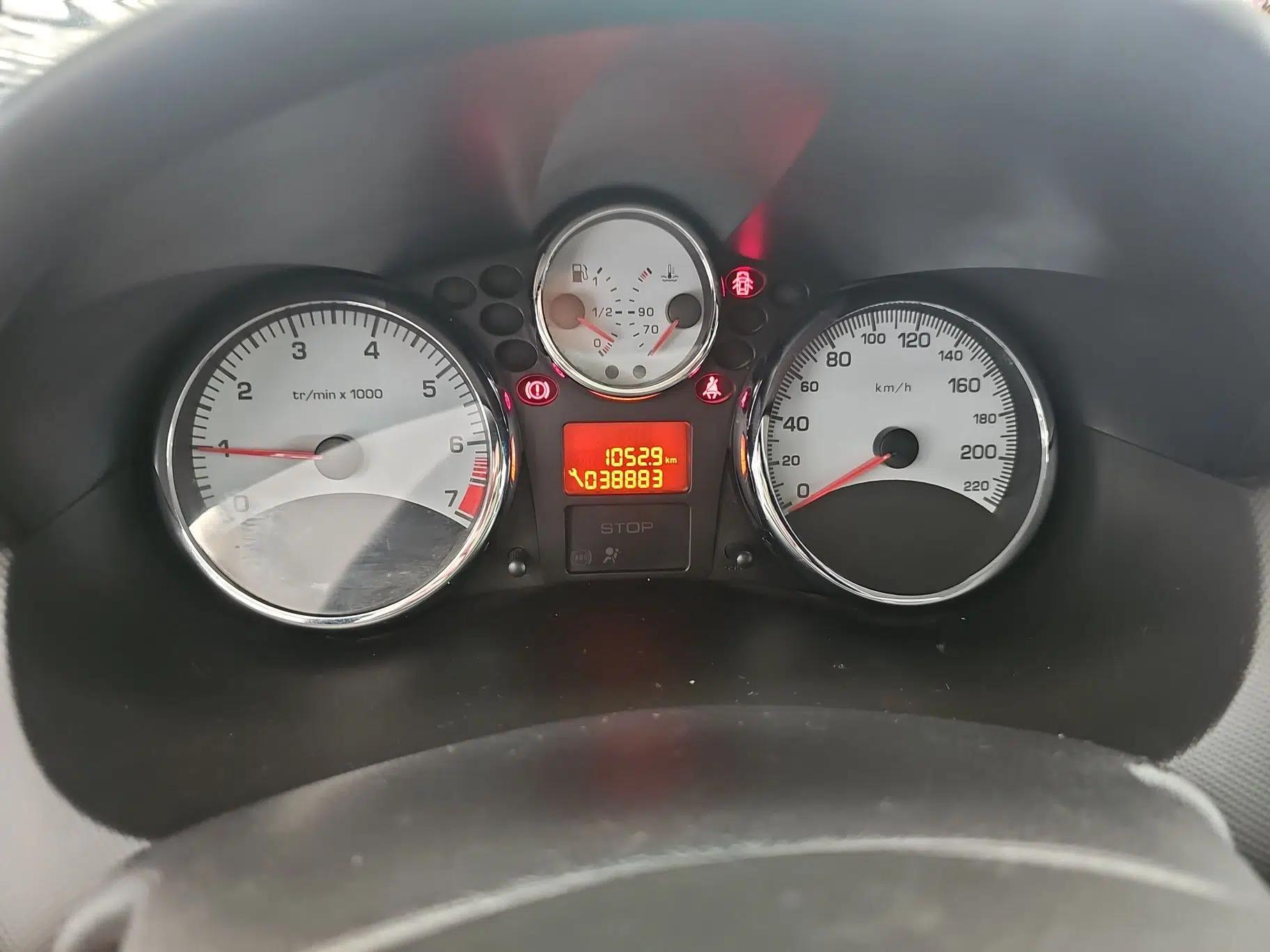 Peugeot 207 2011 Hatchback 1.4L Manual Yule Edition — миниатюра 8