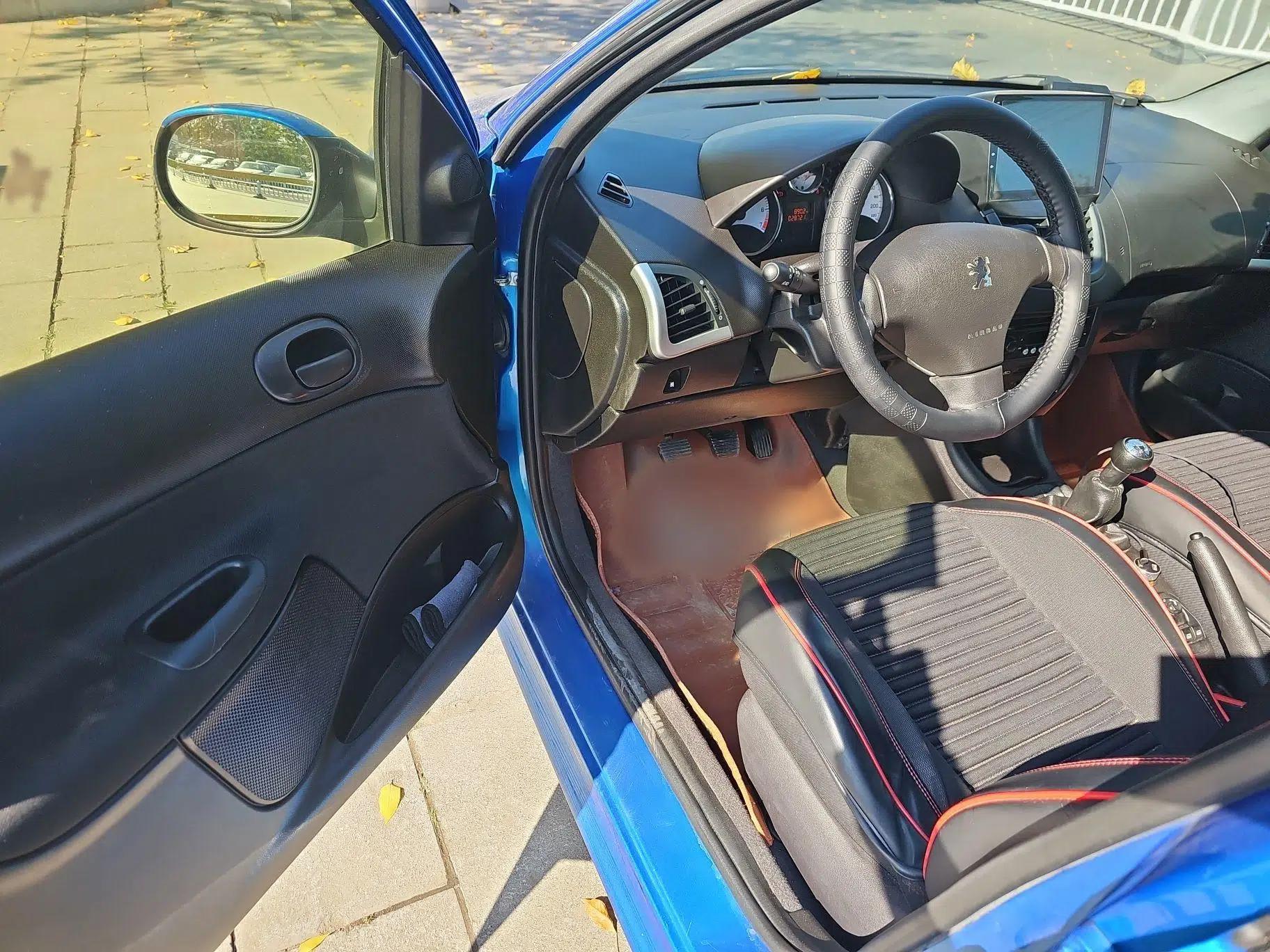 Peugeot 207 2011 Hatchback 1.4L Manual Yule Edition — миниатюра 10