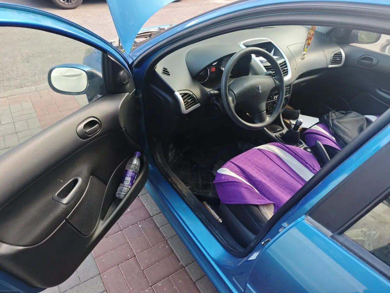 Peugeot 207 2011 Sedan 1.4L Manual Yule Edition — миниатюра 17