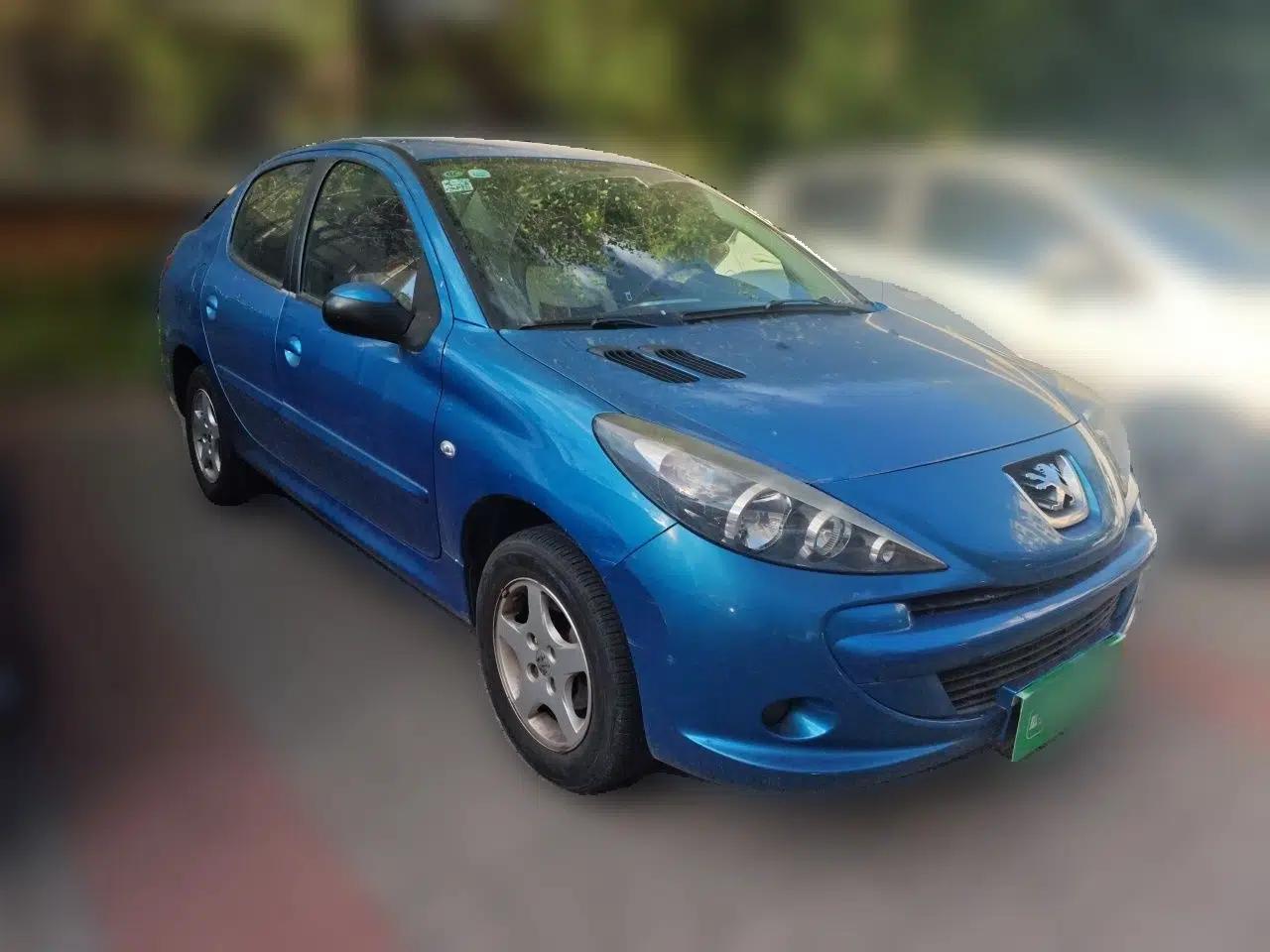 Peugeot 207 2011 Sedan 1.4L Manual Yule Edition — миниатюра 3
