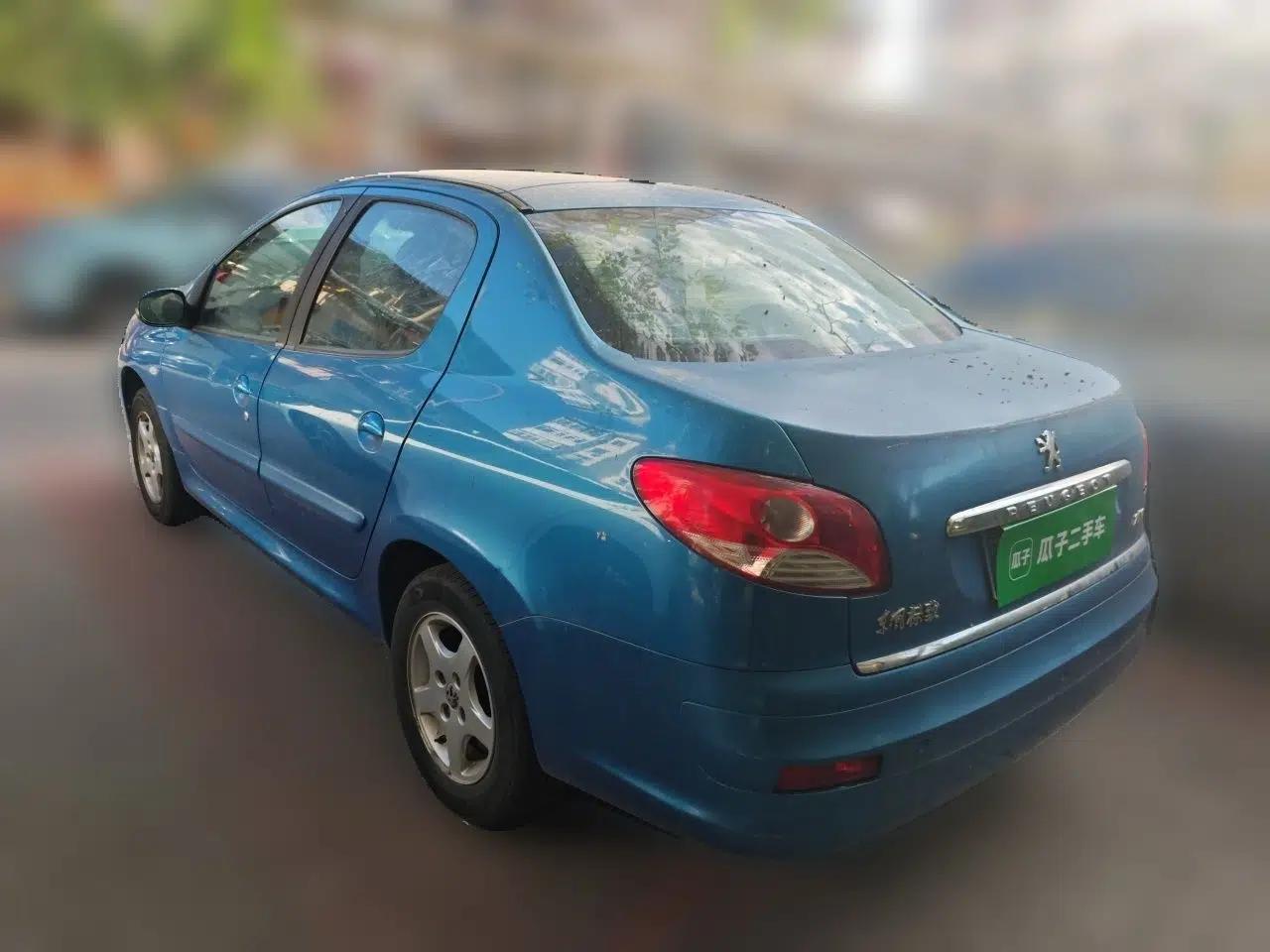 Peugeot 207 2011 Sedan 1.4L Manual Yule Edition — миниатюра 4