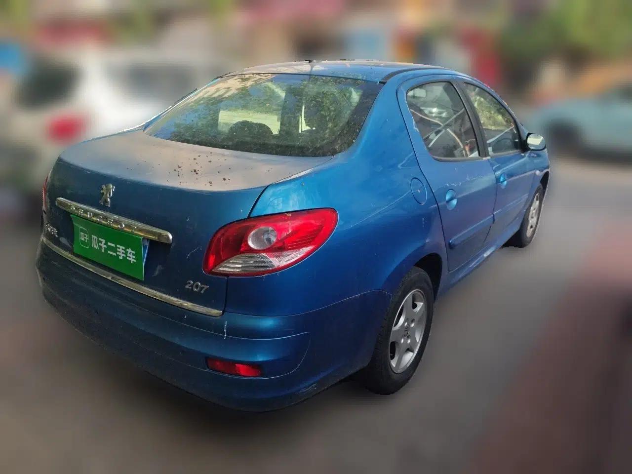 Peugeot 207 2011 Sedan 1.4L Manual Yule Edition — миниатюра 6