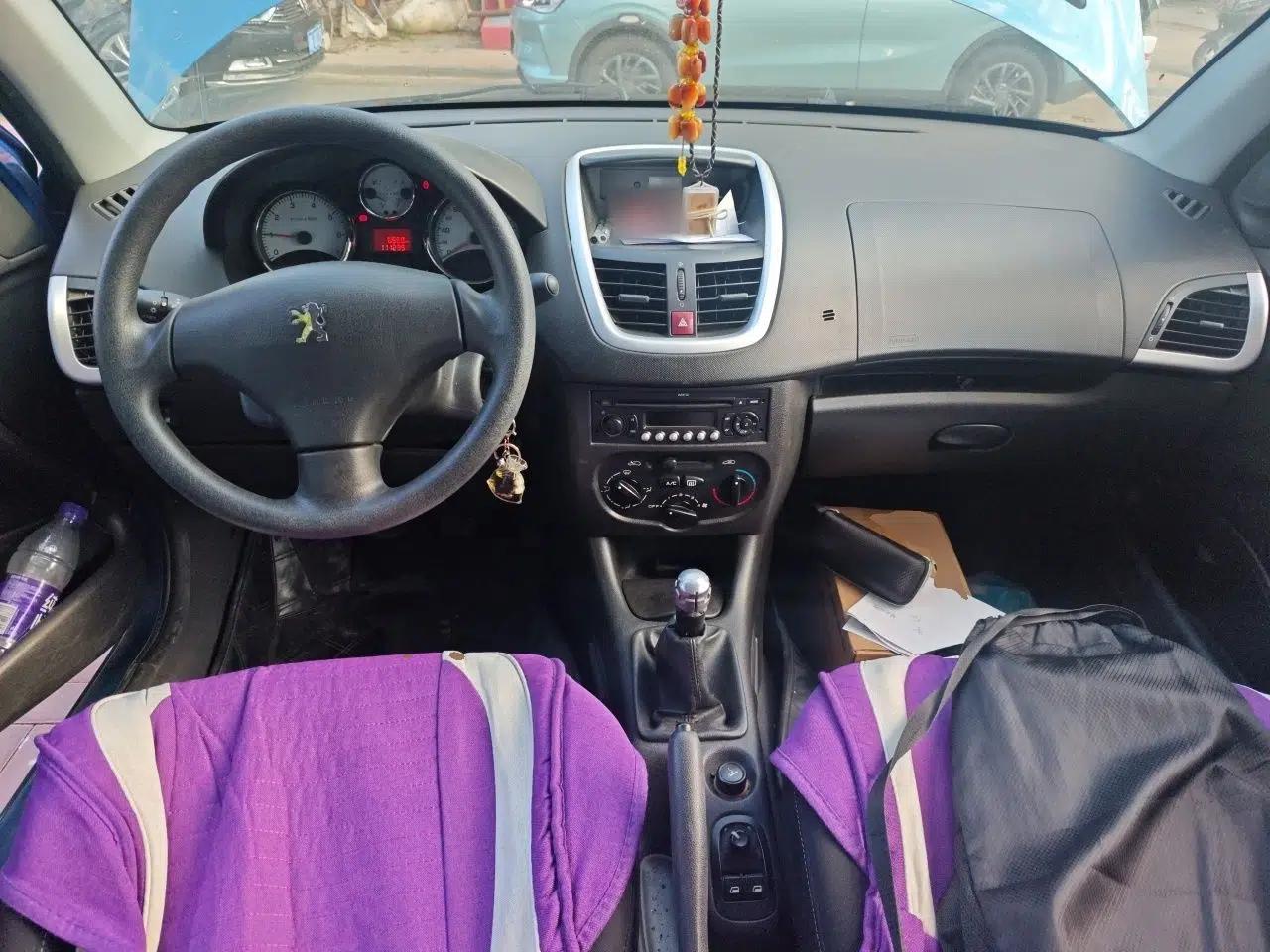 Peugeot 207 2011 Sedan 1.4L Manual Yule Edition — миниатюра 10