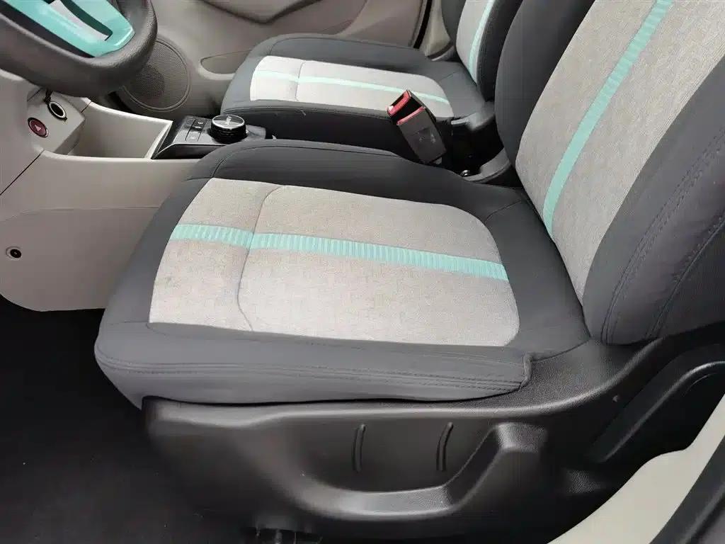 Yizhi EV2 2023 Auspicious Edition 201km Comfort Model — миниатюра 20