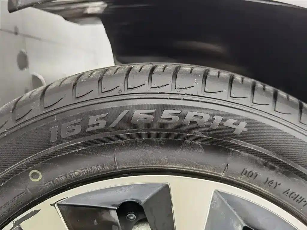 Yizhi EV2 2023 Auspicious Edition 201km Comfort Model — миниатюра 24