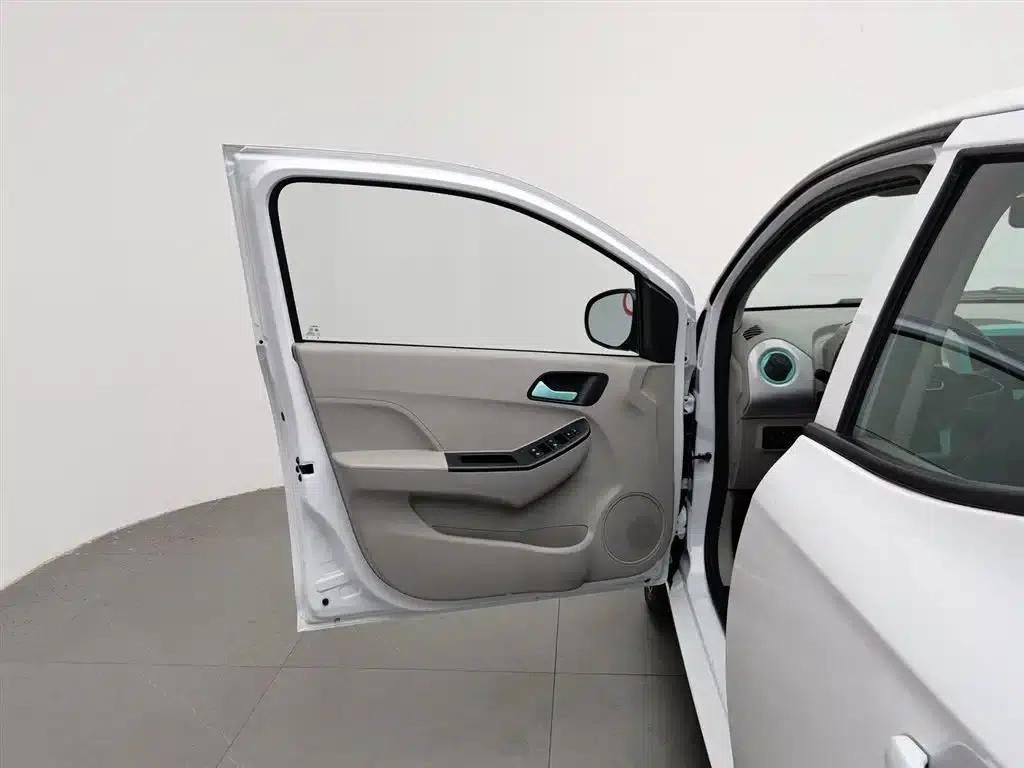Yizhi EV2 2023 Auspicious Edition 201km Comfort Model — миниатюра 8