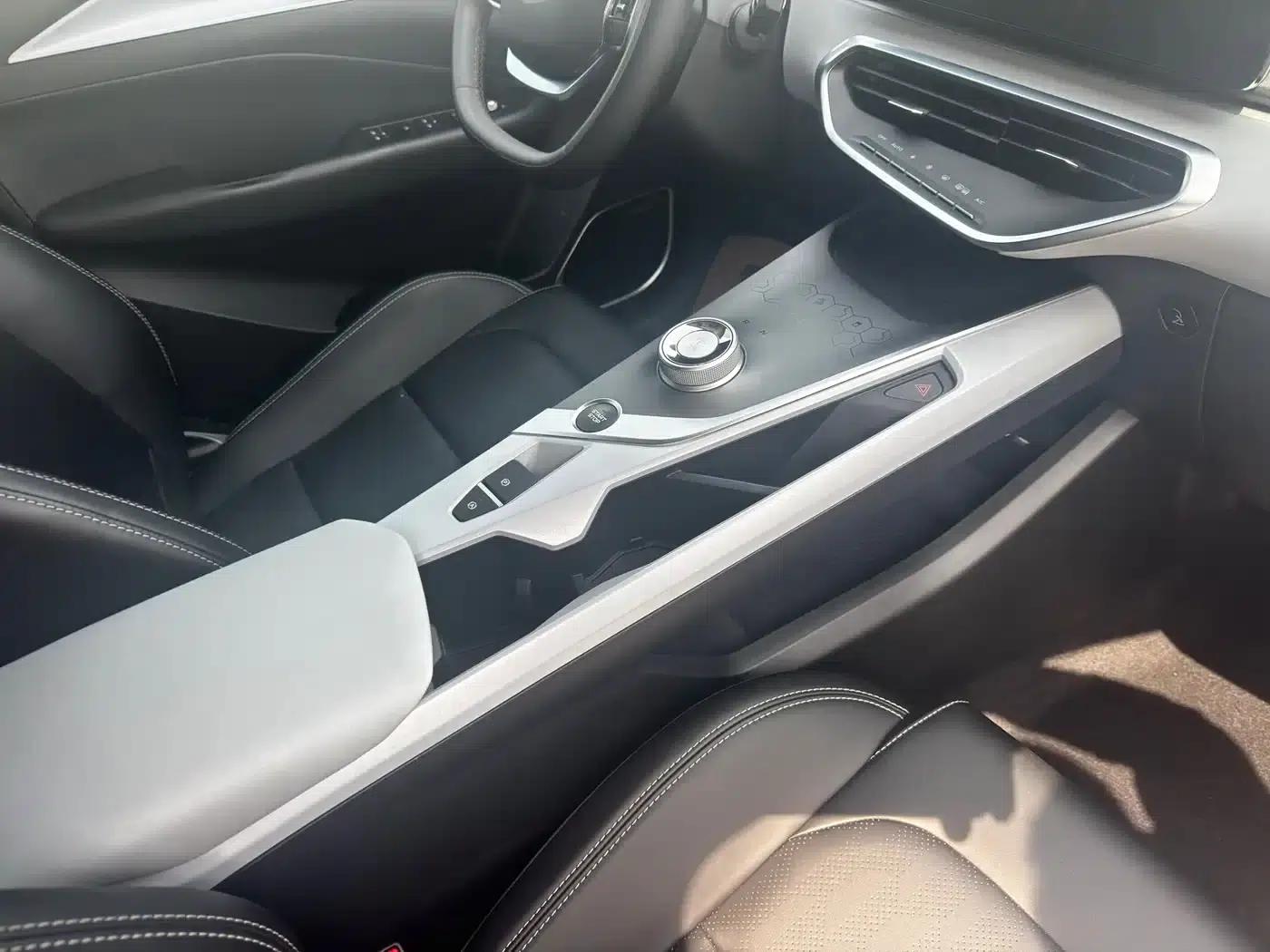 Geely Geometry C 2021 C550 Power Edition — миниатюра 12