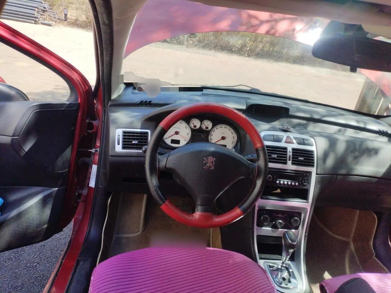 Peugeot 307 2012 Hatchback 1.6L Automatic Comfort Edition — миниатюра 11