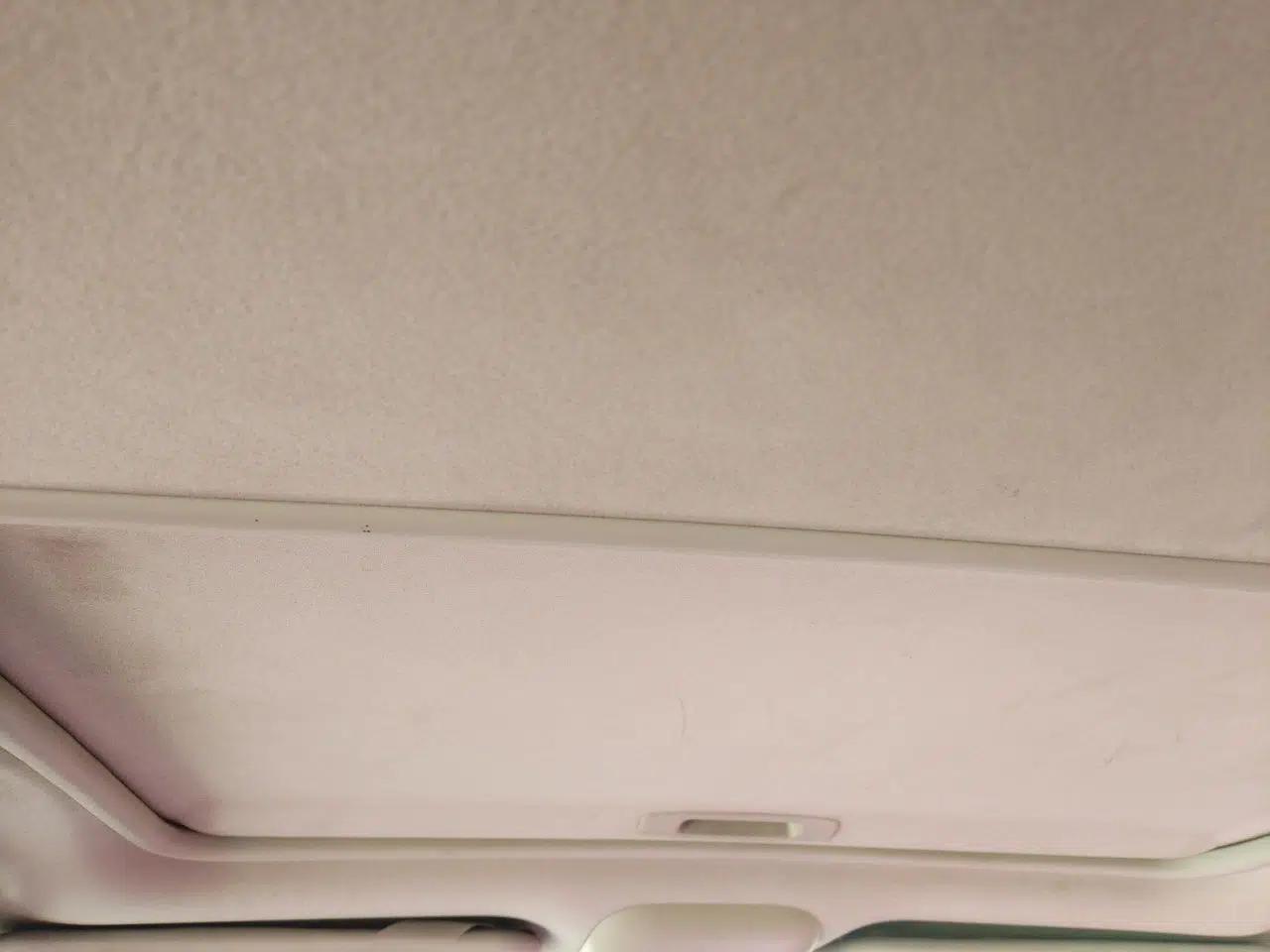Peugeot 307 2012 Hatchback 1.6L Automatic Comfort Edition — миниатюра 19