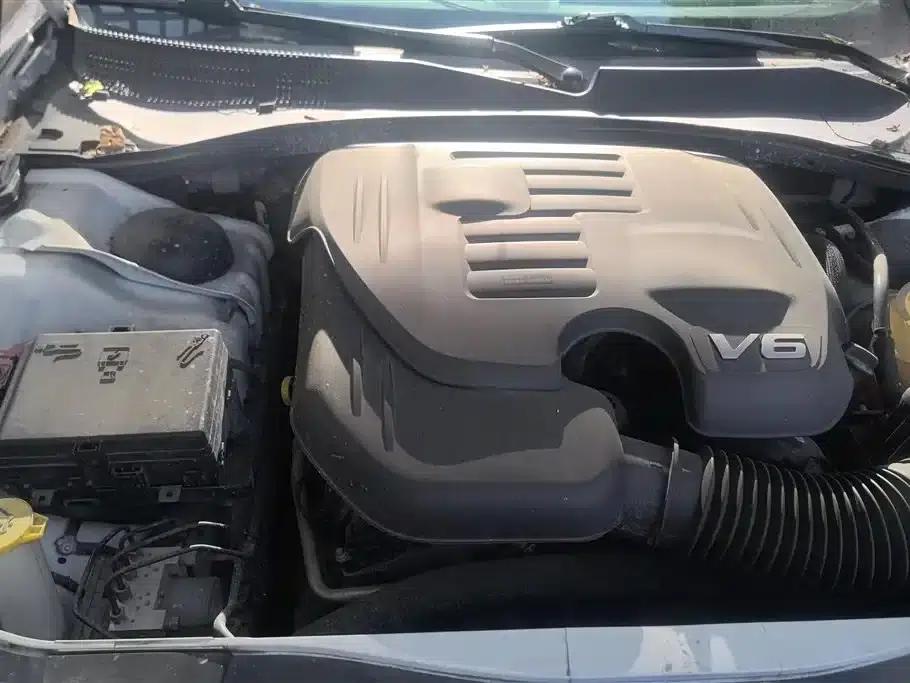2016 Chrysler 300C Imported Model 3.0L Super Edition — миниатюра 10