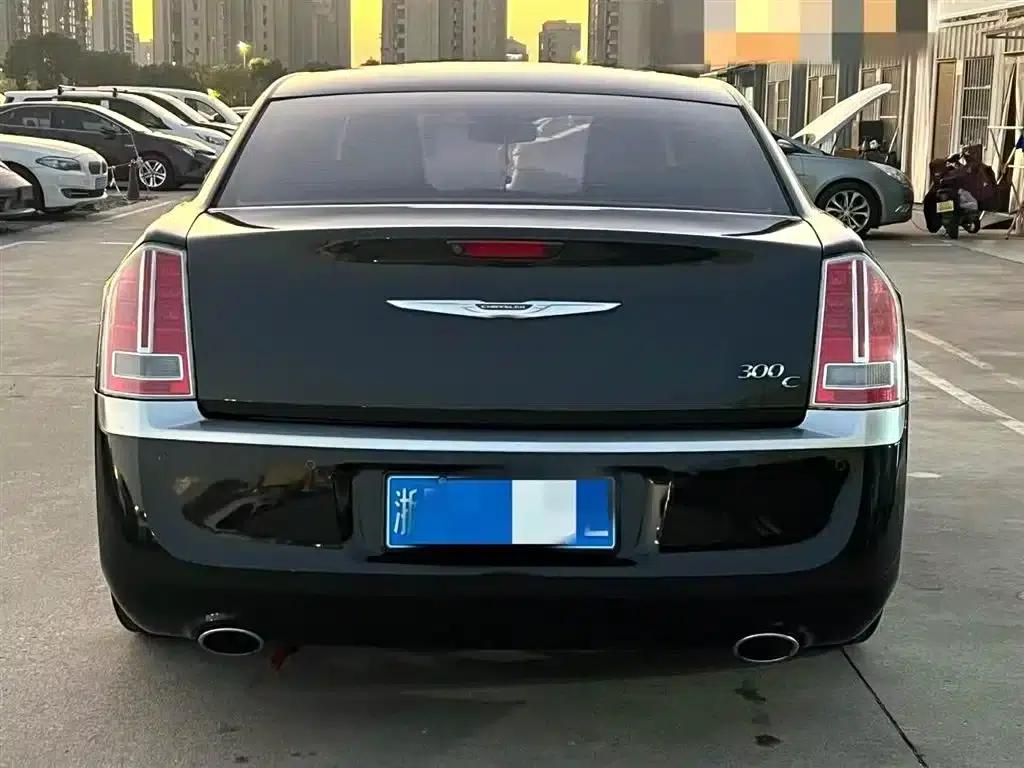 2014 Chrysler 300C Imported Model 3.0L Excellence Edition — миниатюра 13
