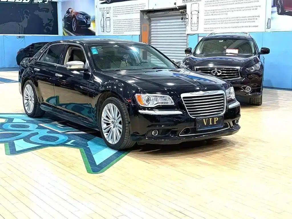 2014 Chrysler 300C Imported Model 3.0L Excellence Edition — миниатюра 3