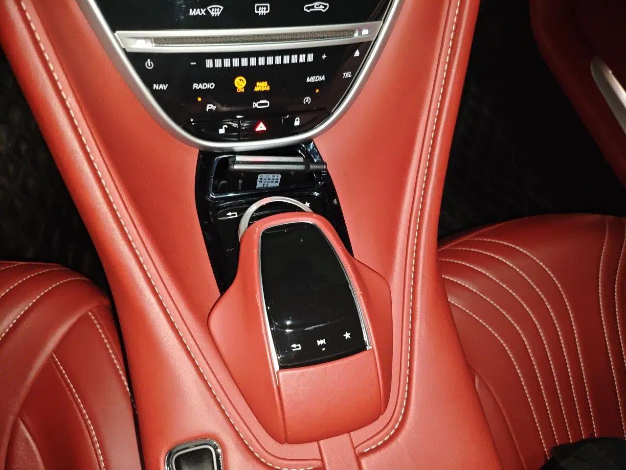 AstonMartin DB11 2019 4.0T V8 Coupe — миниатюра 15