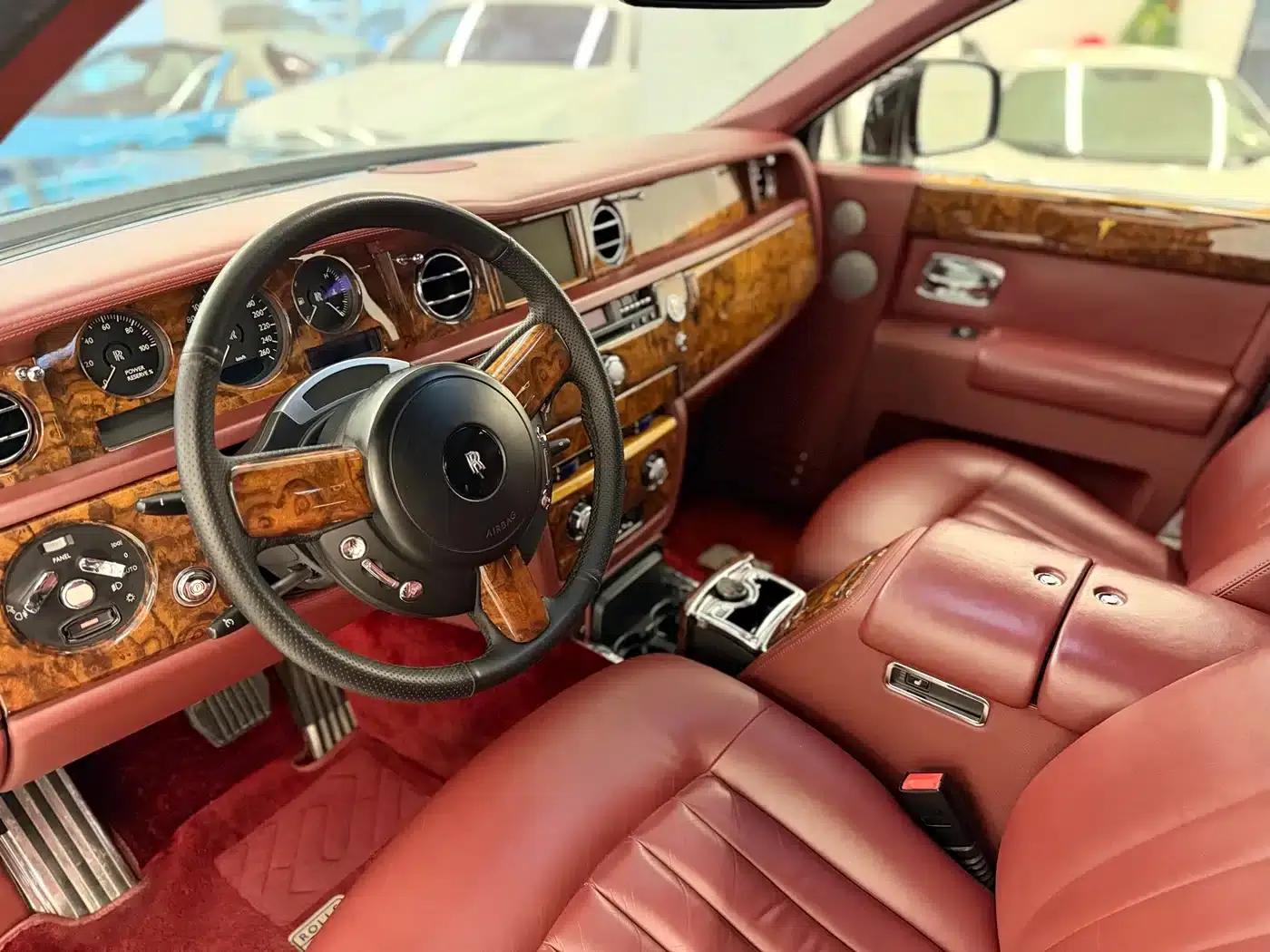 2013 Phantom 6.7L Extended Wheelbase (EWB) — миниатюра 4