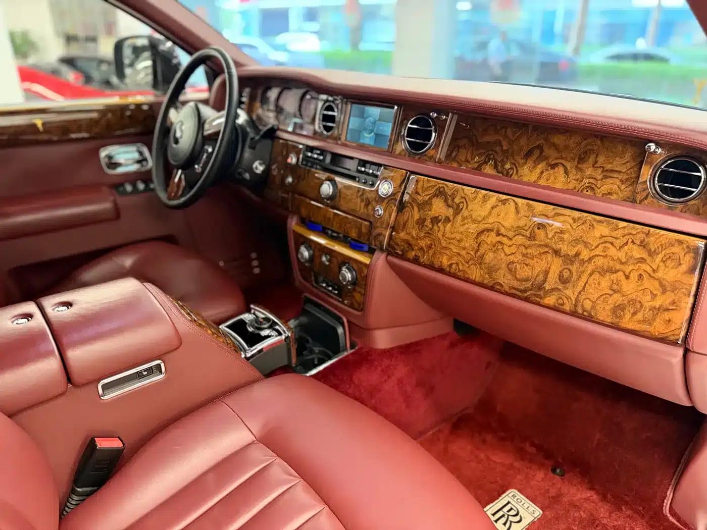2013 Phantom 6.7L Extended Wheelbase (EWB) — миниатюра 7