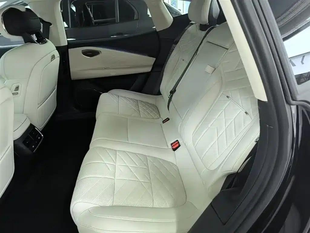 Lynk & Co 10 2025 Model 120 AWD Ultra — миниатюра 17