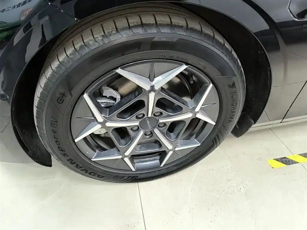 Lynk & Co 10 2025 Model 120 AWD Ultra — миниатюра 23