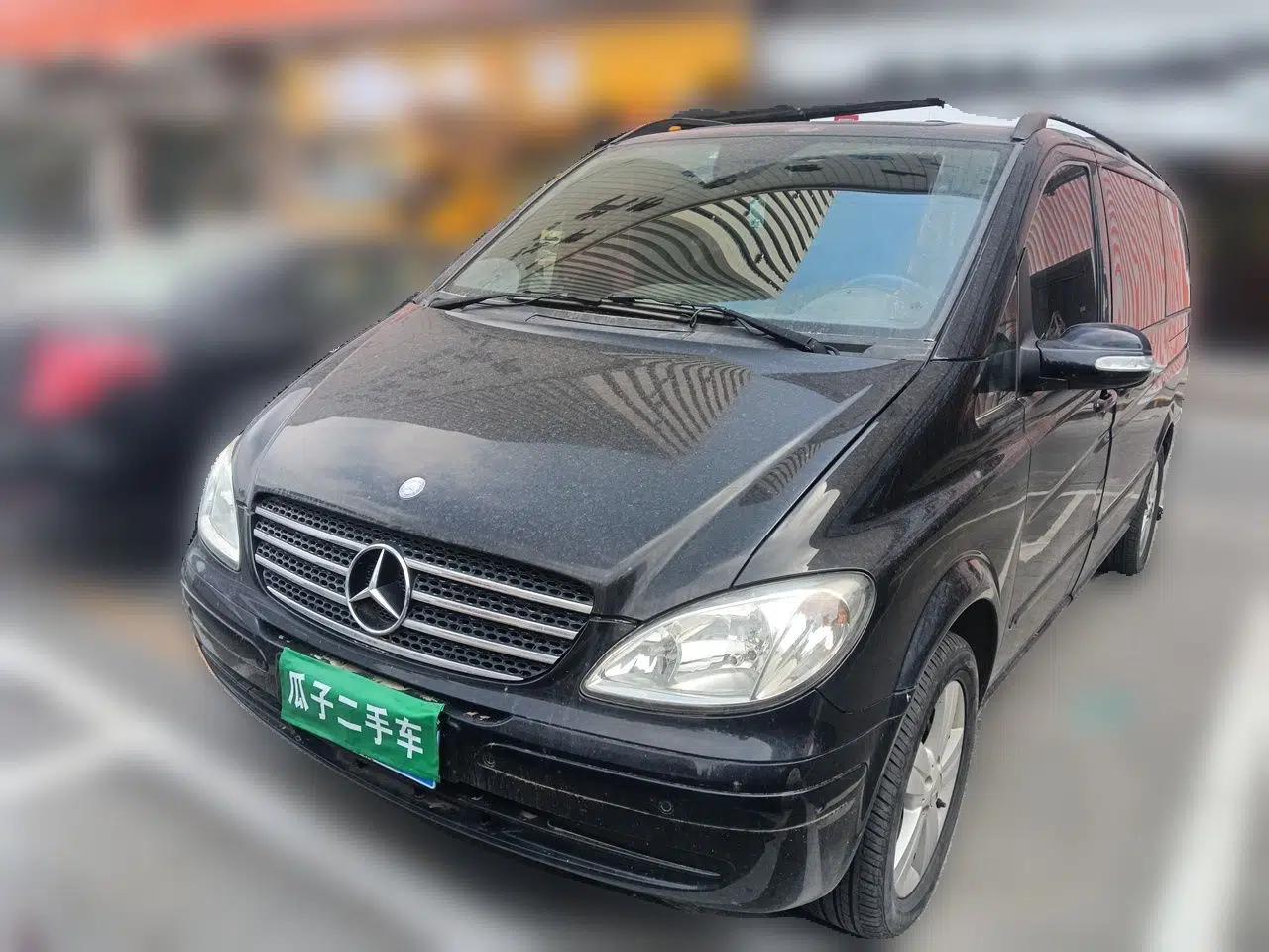 Mercedes-Benz Viano 2010 2.5L Prestige Edition — миниатюра 1