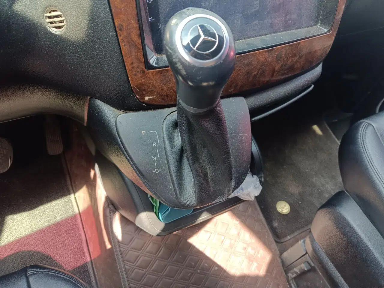 Mercedes-Benz Viano 2010 2.5L Prestige Edition — миниатюра 15