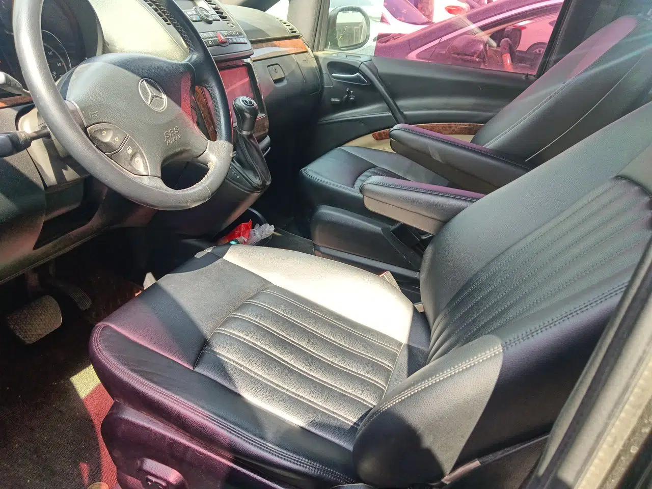 Mercedes-Benz Viano 2010 2.5L Prestige Edition — миниатюра 16