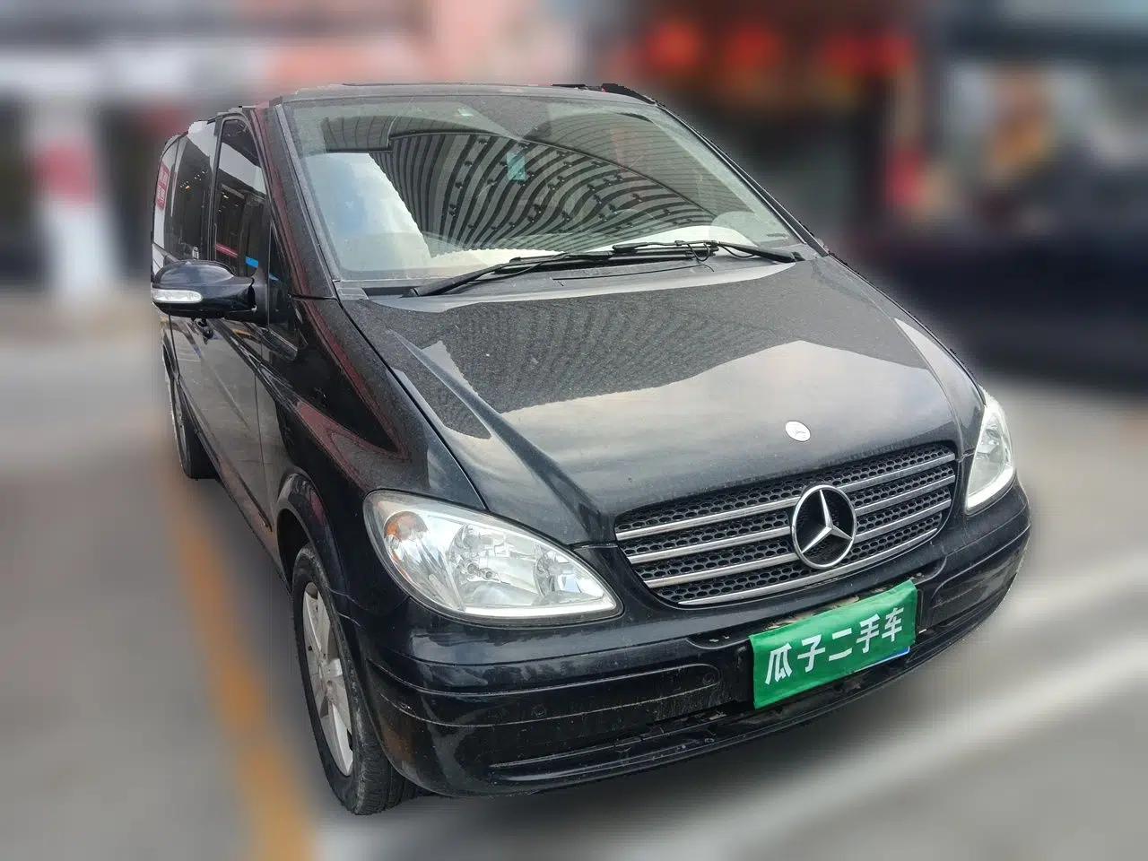 Mercedes-Benz Viano 2010 2.5L Prestige Edition — миниатюра 3