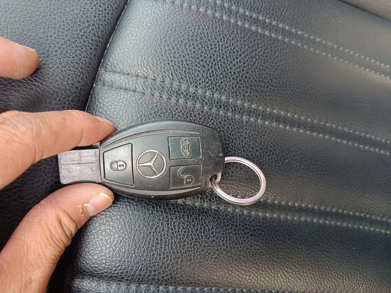 Mercedes-Benz Viano 2010 2.5L Prestige Edition — миниатюра 9