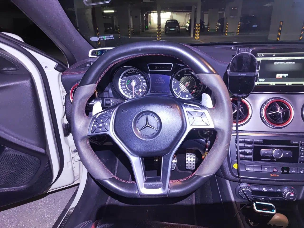 Mercedes-Benz GLA AMG 2015 AMG GLA 45 4MATIC — миниатюра 11