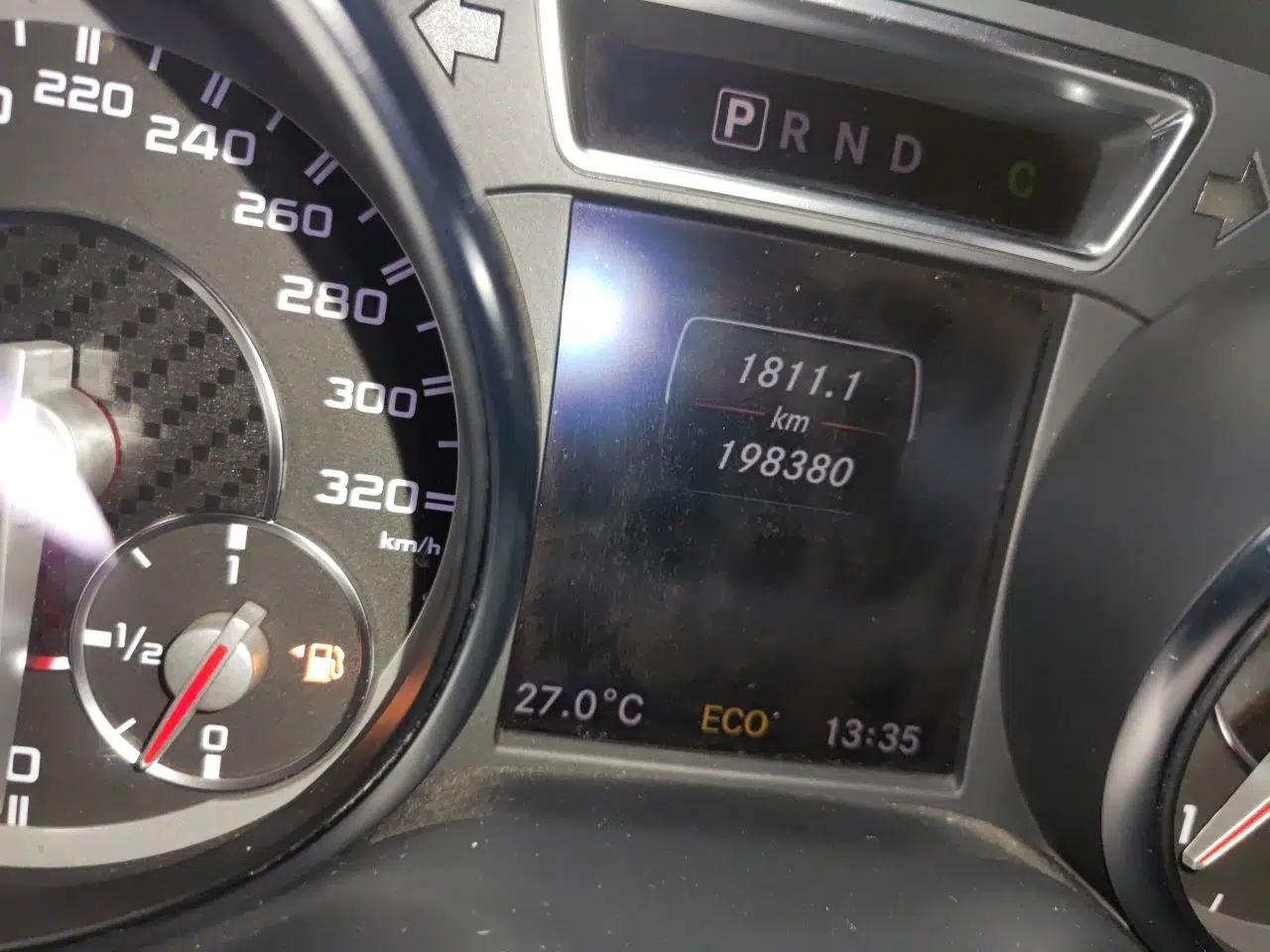 Mercedes-Benz GLA AMG 2015 AMG GLA 45 4MATIC — миниатюра 13