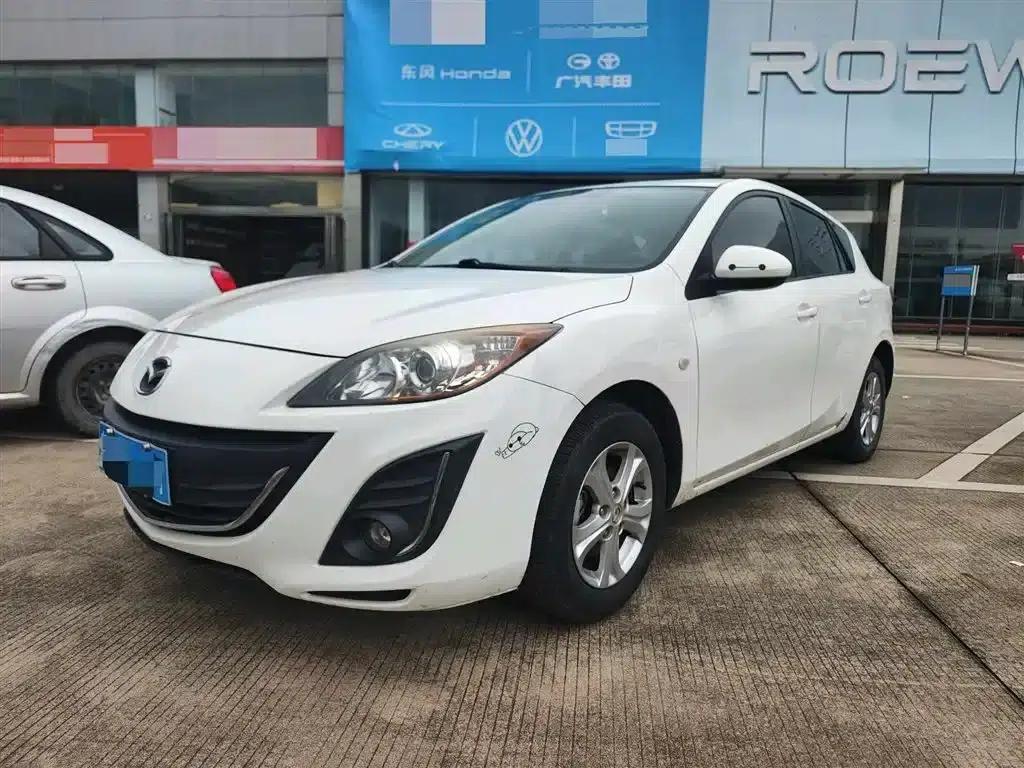 Mazda3 Axela 2015 Hatchback 1.6L Automatic Elite — миниатюра 1