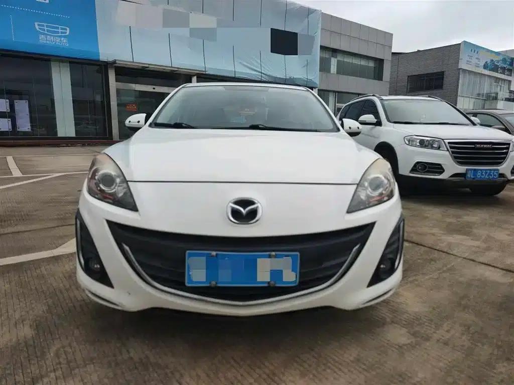 Mazda3 Axela 2015 Hatchback 1.6L Automatic Elite — миниатюра 2