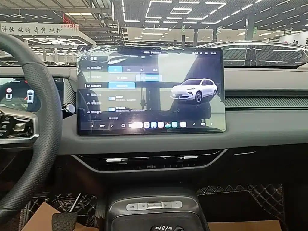 MG ES5 2025 525max Rear-Wheel Drive Intelligent Driving Edition — миниатюра 13